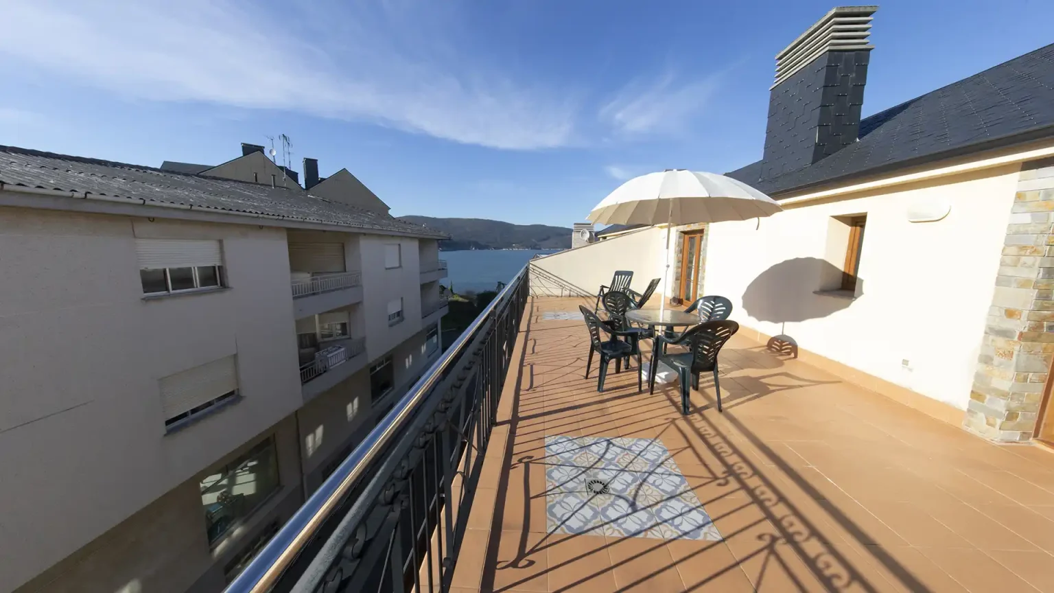 Apartamentos en la Costa de Lugo Atico con terraza O Vicedo