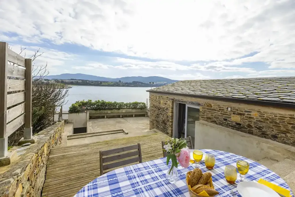 Apartamentos en la Costa de Lugo Casa Portochico vista al mar terraza con vistas al mar copia