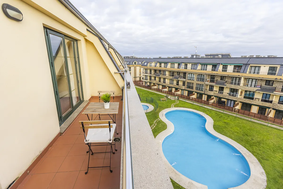 Apartamentos en la Costa de Lugo Costa Reinante Atico Barreiros vista piscina