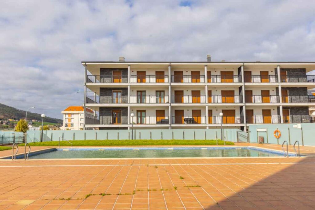 Llas apartamentos (2)