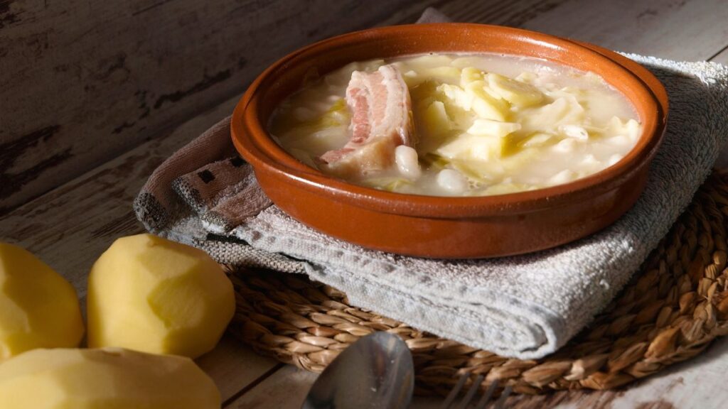 caldo gallego